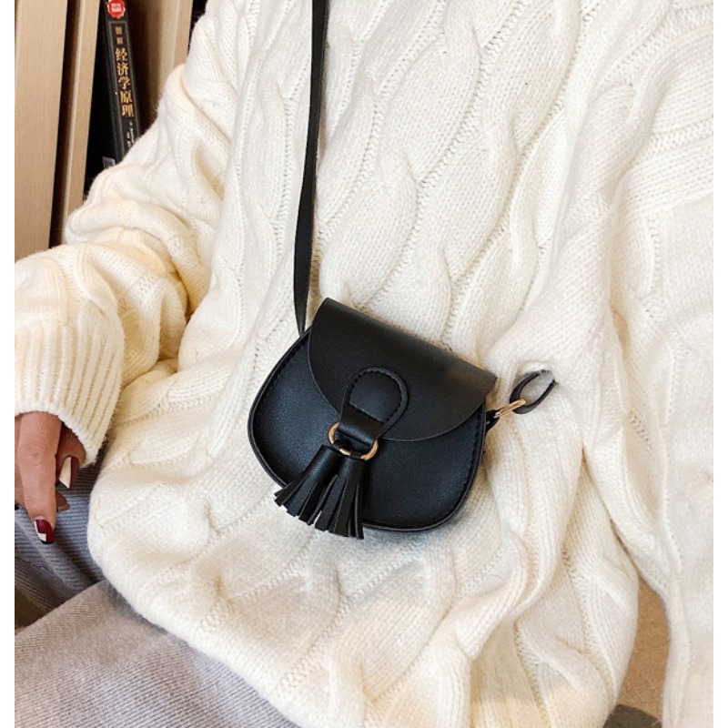 Mini Backpack Purse - フックデザインミニキッズバッグ韓国風キュートプリンセスパースショルダー斜め掛けクロスボディ幼児用バックパックフリンジ装飾付き