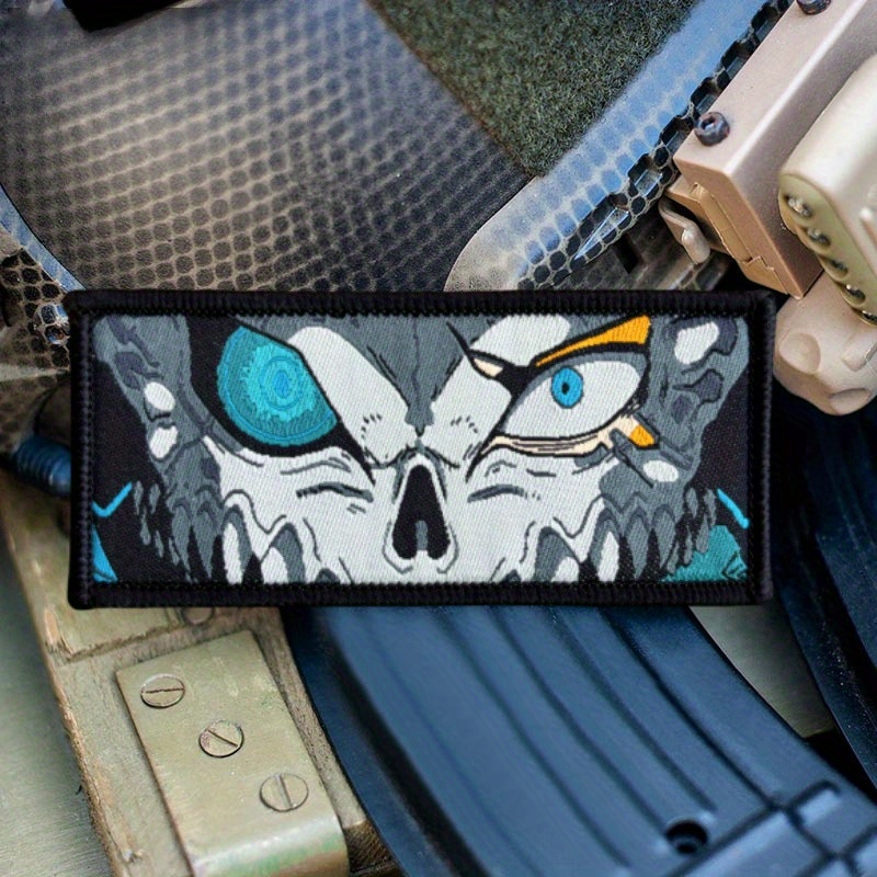アニメの戦術パッチ、軍事士気バッジ、腕章、衣類、帽子、バック - Urban Backpack Tactical のレビューと価格