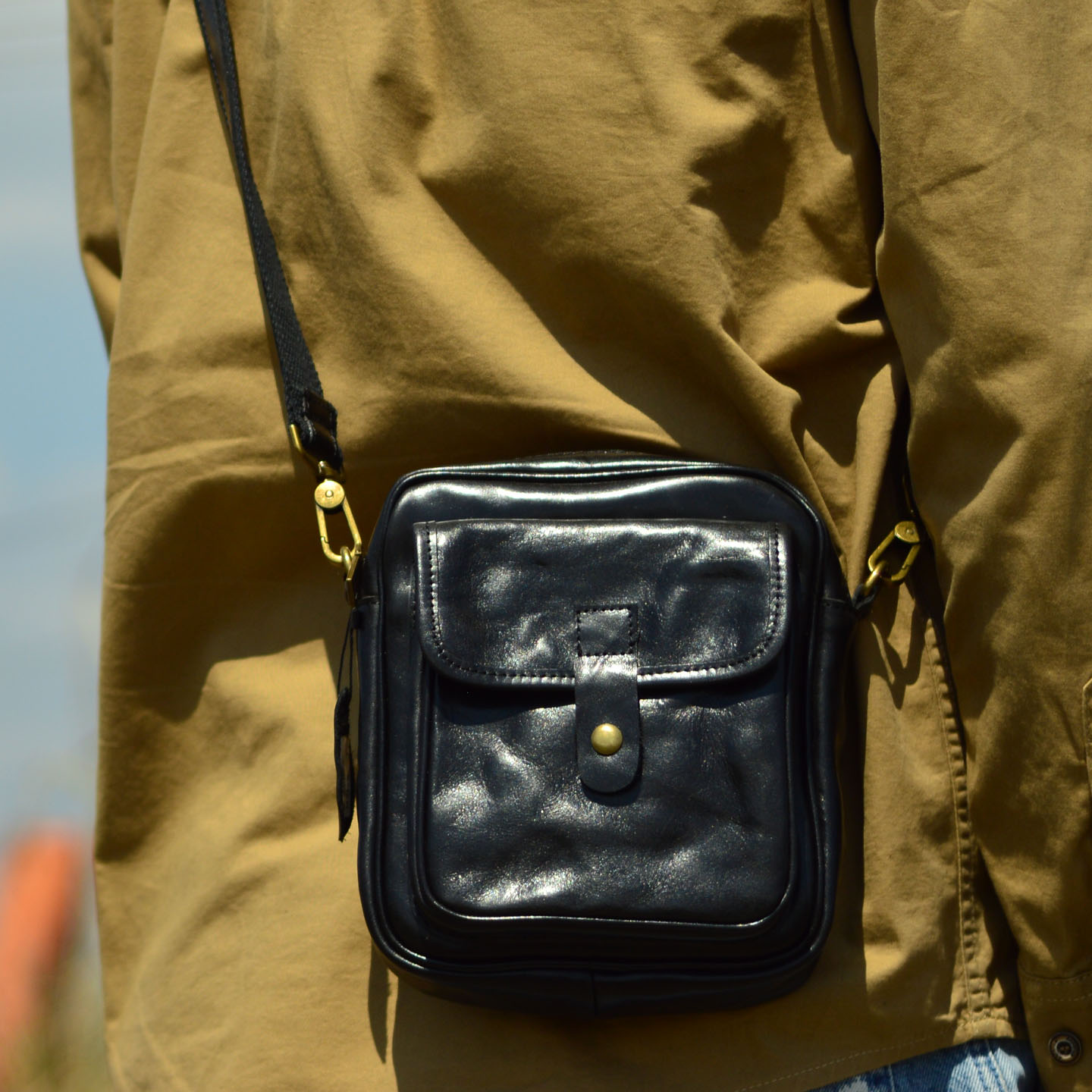 AETOO レザーメンズビジネスショルダーバッグ、調節可能な - Leather Backpack Vintage のレビューと価格